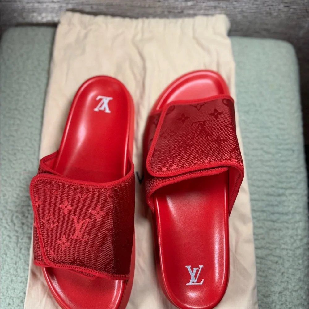 Louis Vuitton Monogram Slides - Picture 4 of 5